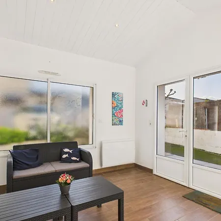 400m De La - Grande Maison Pour 10 Avec Jardin