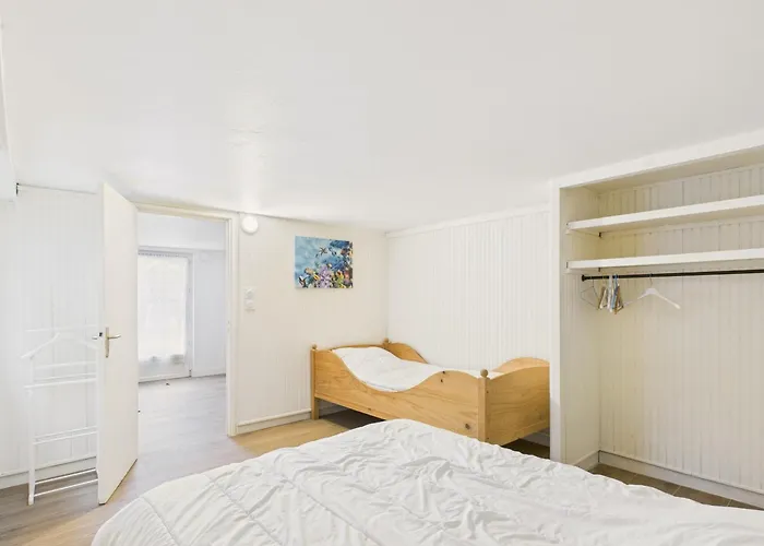 400m De La - Grande Maison Pour 10 Avec Jardin