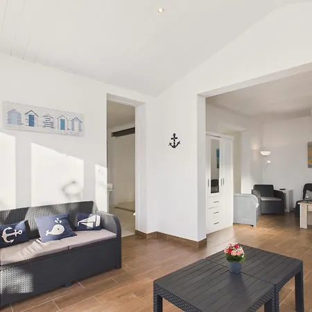 Casa de Férias 400m De La - Grande Maison Pour 10 Avec Jardin *