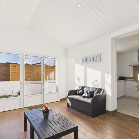 400m De La - Grande Maison Pour 10 Avec Jardin Casa de Férias