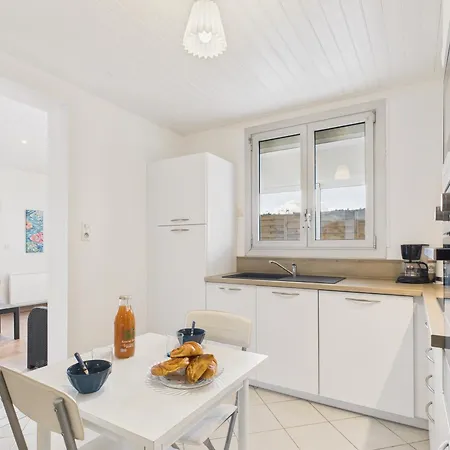 Prázdninový dům 400m De La - Grande Maison Pour 10 Avec Jardin