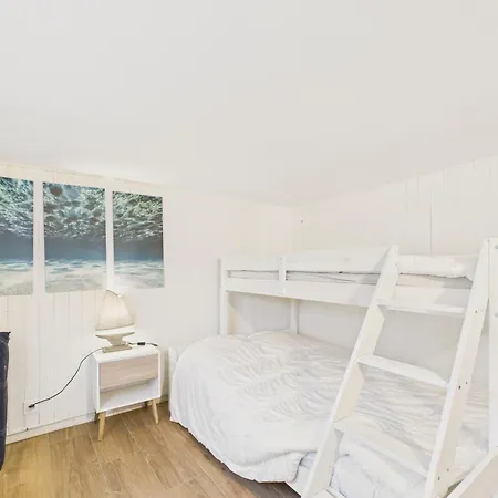 Holiday home 400m De La - Grande Maison Pour 10 Avec Jardin