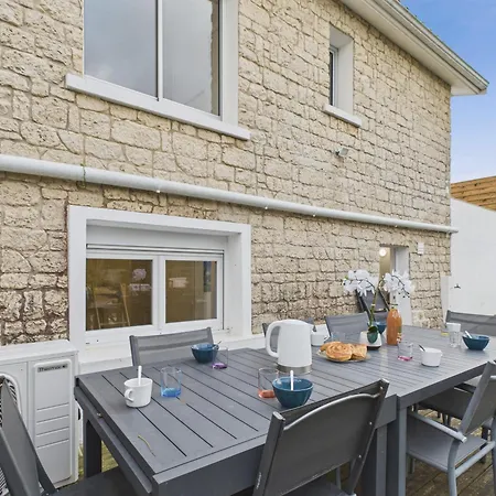 400m De La - Grande Maison Pour 10 Avec Jardin *