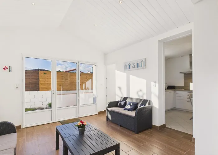 400m De La - Grande Maison Pour 10 Avec Jardin Casa de Férias